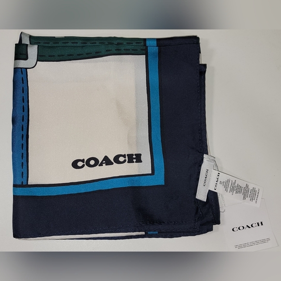 COACH Women's Trompe L'Oeil Belt Print Silk Square Scarf. - Picture 3 of 8